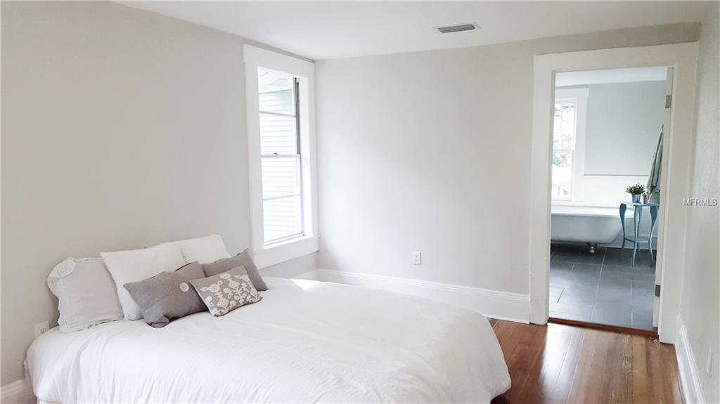 202 W SOUTH AVENUE, TAMPA, Florida 33603, 3 Bedrooms Bedrooms, 3 Rooms Rooms,2 BathroomsBathrooms,Residential,For sale,SOUTH,T2926137