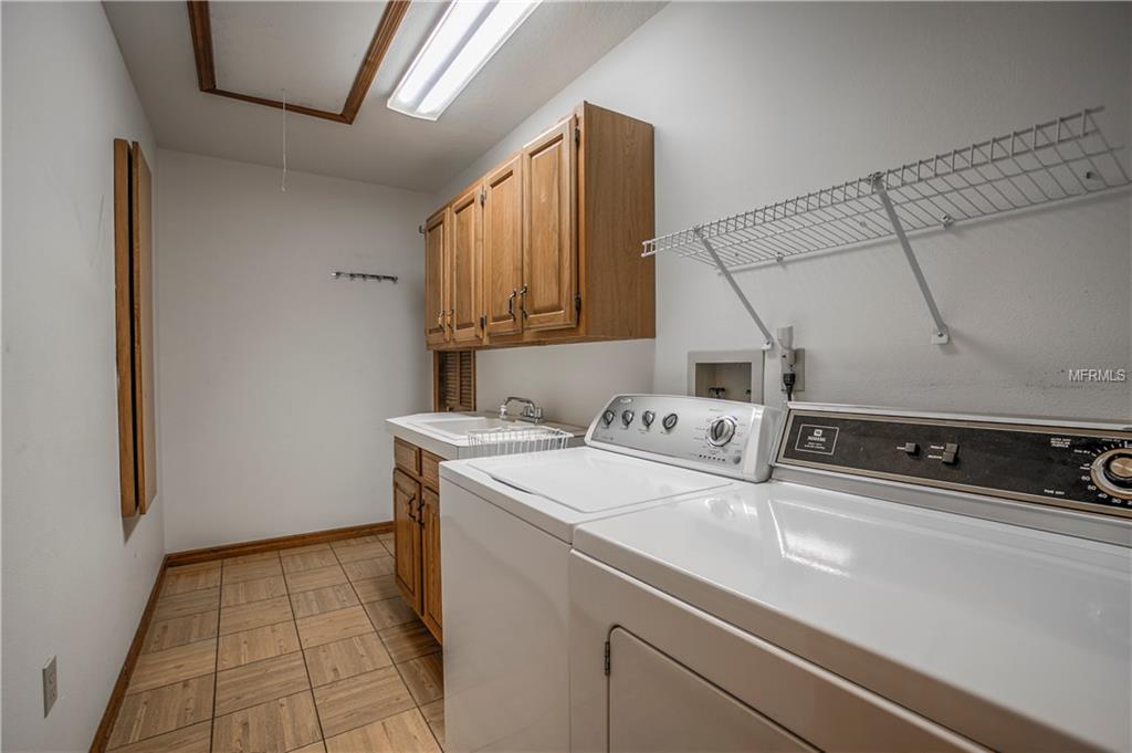 6241 BAYSIDE DRIVE, NEW PORT RICHEY, Florida 34652, 4 Bedrooms Bedrooms, 9 Rooms Rooms,3 BathroomsBathrooms,Residential,For sale,BAYSIDE,W7635028