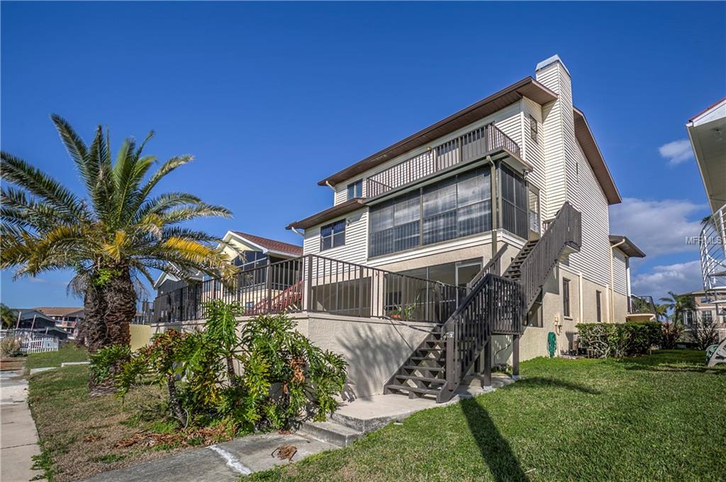 6241 BAYSIDE DRIVE, NEW PORT RICHEY, Florida 34652, 4 Bedrooms Bedrooms, 9 Rooms Rooms,3 BathroomsBathrooms,Residential,For sale,BAYSIDE,W7635028