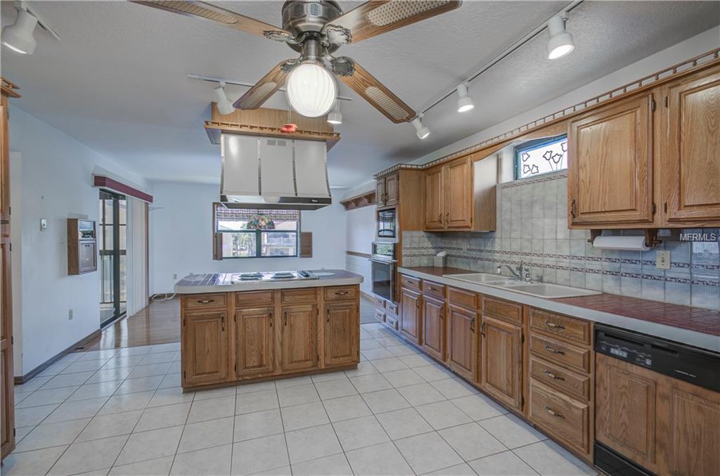 6241 BAYSIDE DRIVE, NEW PORT RICHEY, Florida 34652, 4 Bedrooms Bedrooms, 9 Rooms Rooms,3 BathroomsBathrooms,Residential,For sale,BAYSIDE,W7635028