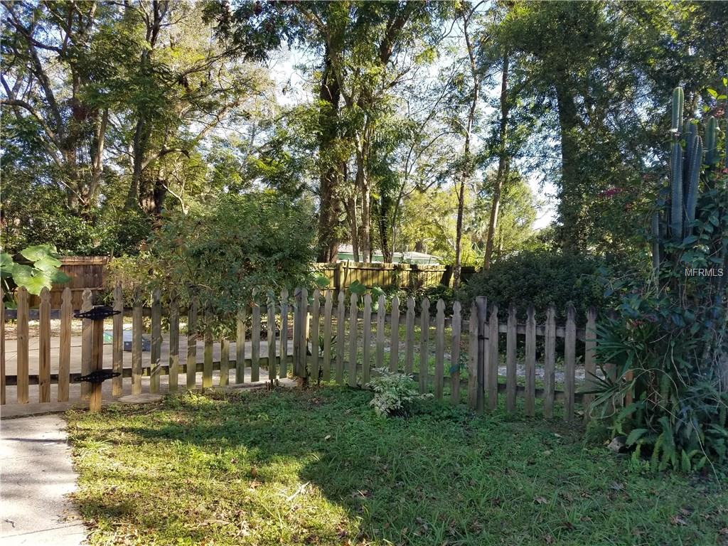 327 W NEW YORK AVENUE, LAKE HELEN, Florida 32744, 3 Bedrooms Bedrooms, 6 Rooms Rooms,2 BathroomsBathrooms,Residential,For sale,NEW YORK,V4722079