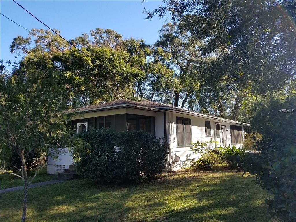 327 W NEW YORK AVENUE, LAKE HELEN, Florida 32744, 3 Bedrooms Bedrooms, 6 Rooms Rooms,2 BathroomsBathrooms,Residential,For sale,NEW YORK,V4722079