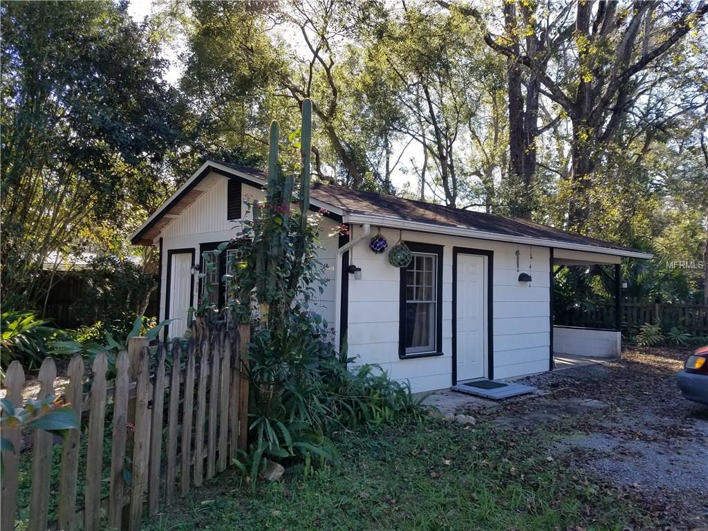 327 W NEW YORK AVENUE, LAKE HELEN, Florida 32744, 3 Bedrooms Bedrooms, 6 Rooms Rooms,2 BathroomsBathrooms,Residential,For sale,NEW YORK,V4722079