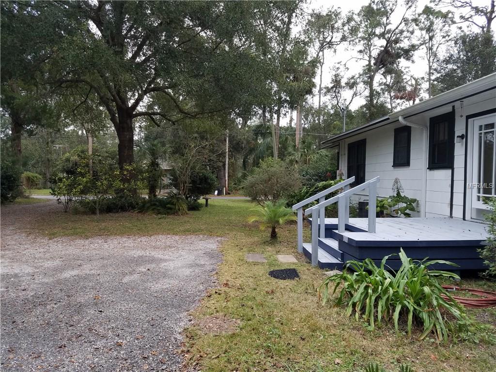 327 W NEW YORK AVENUE, LAKE HELEN, Florida 32744, 3 Bedrooms Bedrooms, 6 Rooms Rooms,2 BathroomsBathrooms,Residential,For sale,NEW YORK,V4722079