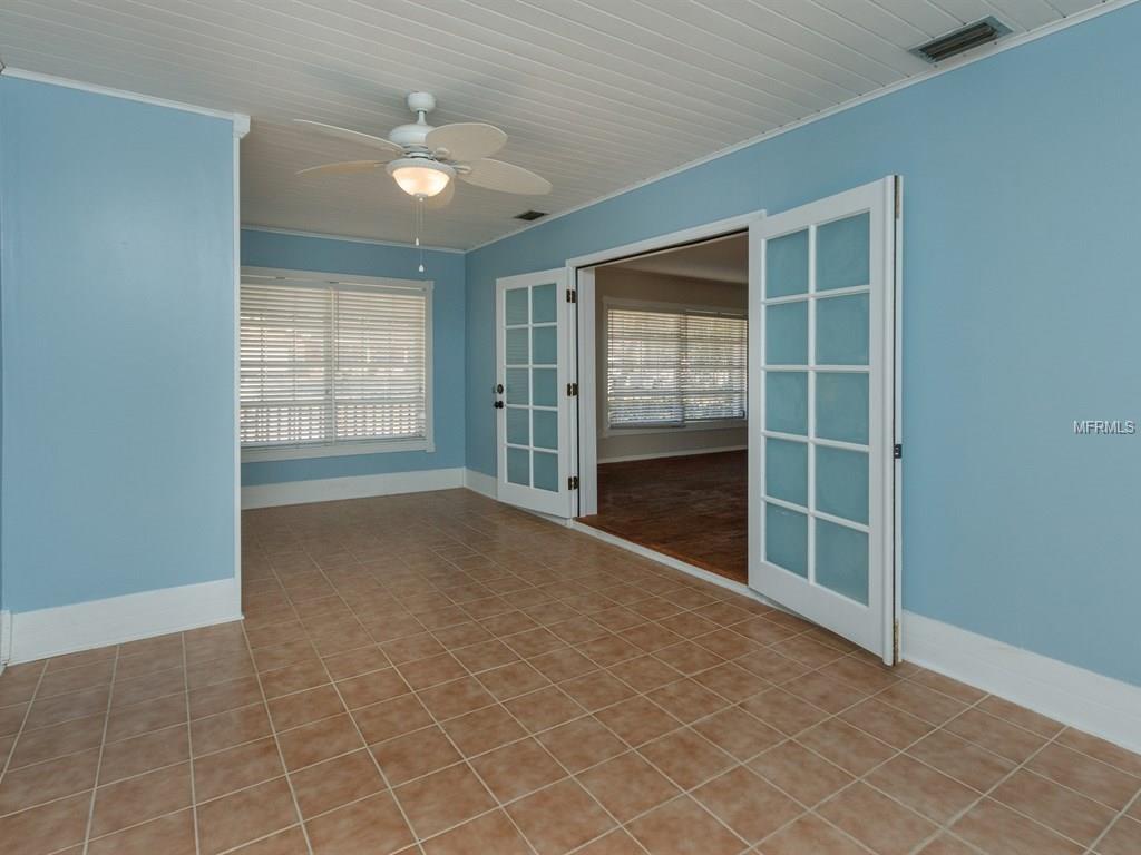 1361 HOBSON STREET, LONGWOOD, Florida 32750, 4 Bedrooms Bedrooms, 8 Rooms Rooms,2 BathroomsBathrooms,Residential,For sale,HOBSON,O5557149