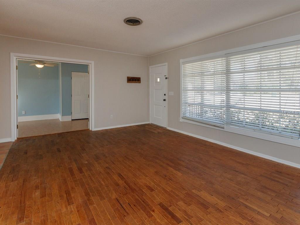 1361 HOBSON STREET, LONGWOOD, Florida 32750, 4 Bedrooms Bedrooms, 8 Rooms Rooms,2 BathroomsBathrooms,Residential,For sale,HOBSON,O5557149