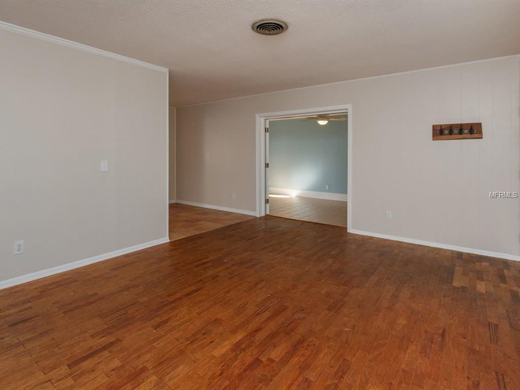 1361 HOBSON STREET, LONGWOOD, Florida 32750, 4 Bedrooms Bedrooms, 8 Rooms Rooms,2 BathroomsBathrooms,Residential,For sale,HOBSON,O5557149