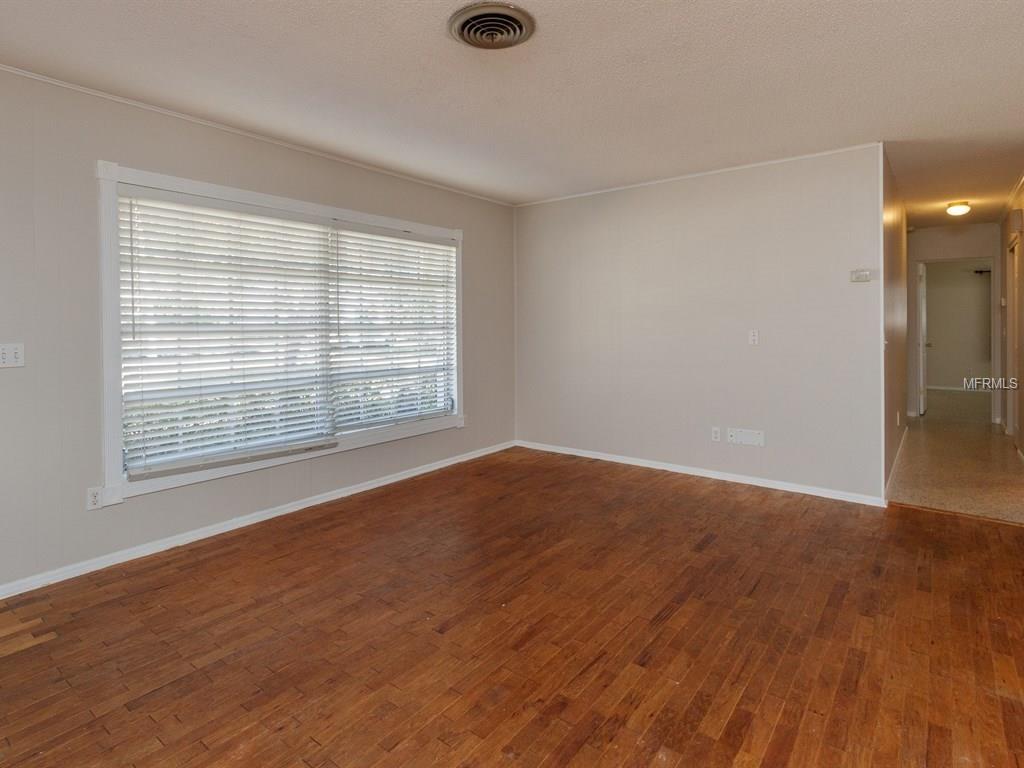 1361 HOBSON STREET, LONGWOOD, Florida 32750, 4 Bedrooms Bedrooms, 8 Rooms Rooms,2 BathroomsBathrooms,Residential,For sale,HOBSON,O5557149