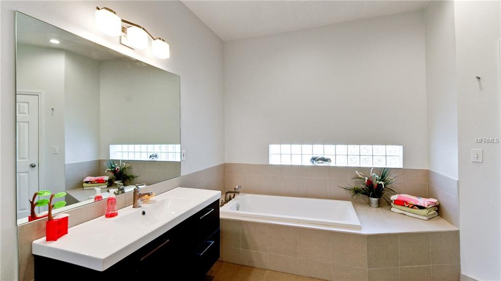 5116 54TH STREET W, BRADENTON, Florida 34210, 4 Bedrooms Bedrooms, 8 Rooms Rooms,3 BathroomsBathrooms,Residential,For sale,54TH,A4208587