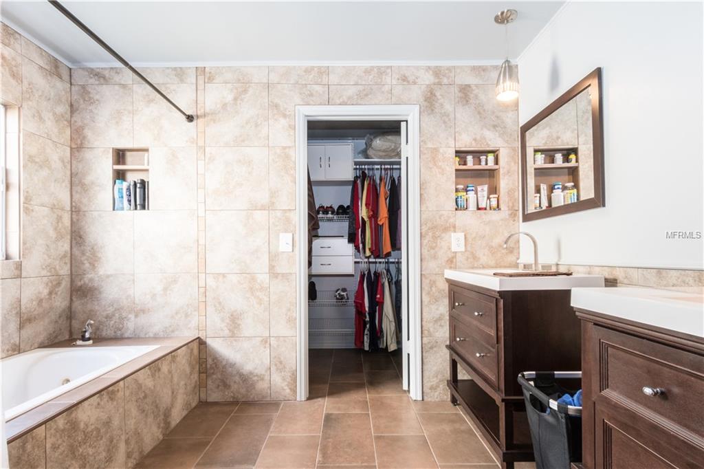 9720 CYPRESS SHADOW AVENUE, TAMPA, Florida 33647, 3 Bedrooms Bedrooms, 5 Rooms Rooms,2 BathroomsBathrooms,Residential,For sale,CYPRESS SHADOW,T2927089