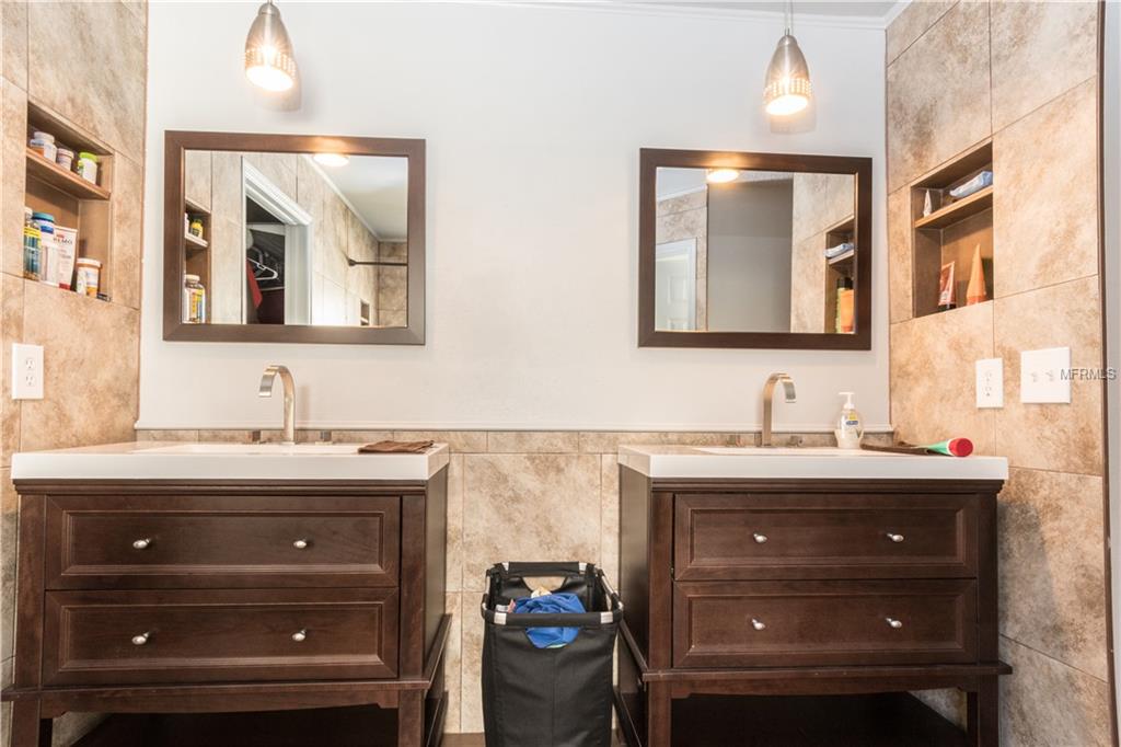 9720 CYPRESS SHADOW AVENUE, TAMPA, Florida 33647, 3 Bedrooms Bedrooms, 5 Rooms Rooms,2 BathroomsBathrooms,Residential,For sale,CYPRESS SHADOW,T2927089