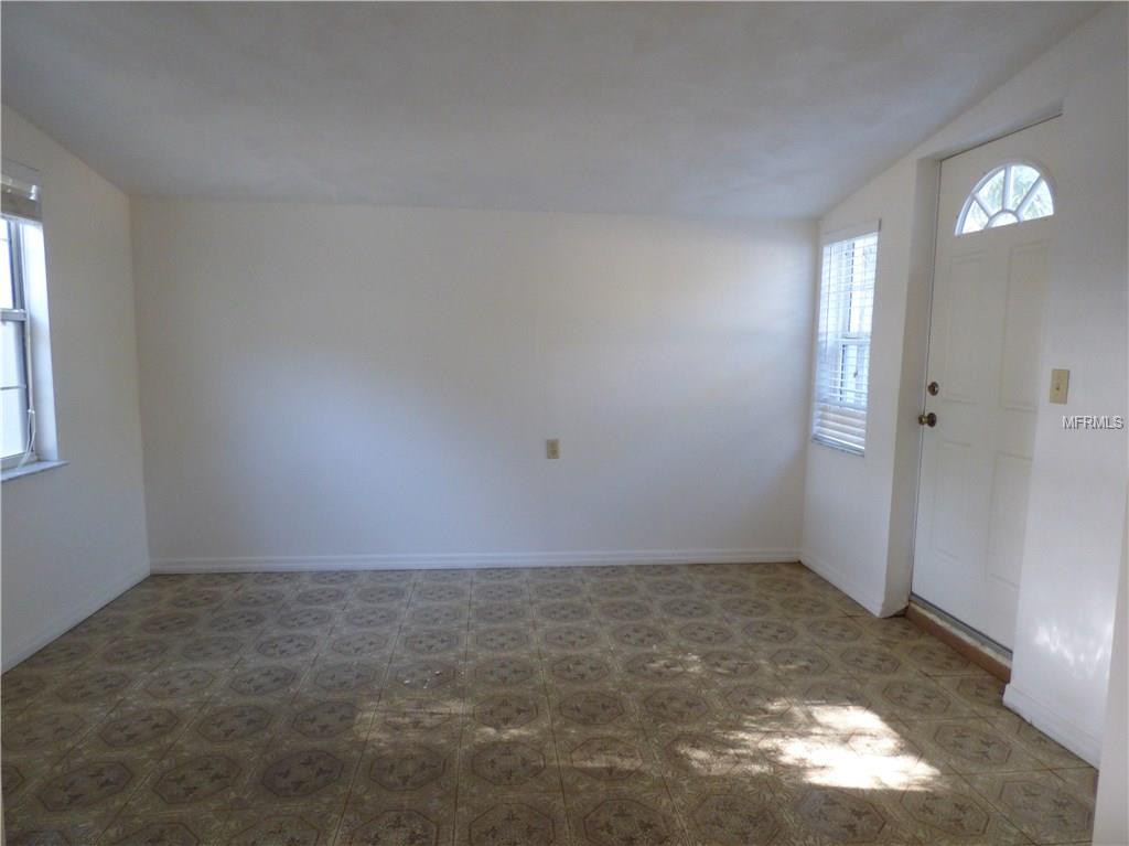 600 CEDARWOOD STREET N, ST PETERSBURG, Florida 33703, 2 Bedrooms Bedrooms, 3 Rooms Rooms,1 BathroomBathrooms,Residential,For sale,CEDARWOOD,U7846978