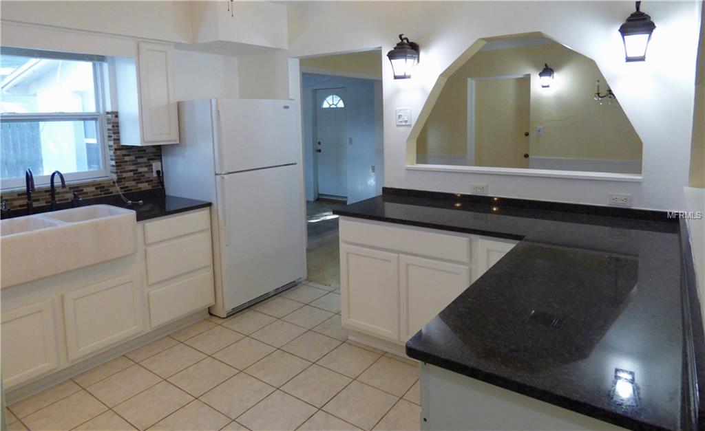 600 CEDARWOOD STREET N, ST PETERSBURG, Florida 33703, 2 Bedrooms Bedrooms, 3 Rooms Rooms,1 BathroomBathrooms,Residential,For sale,CEDARWOOD,U7846978