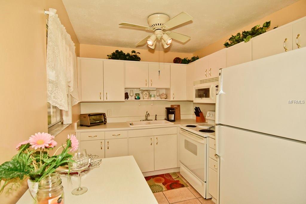 201 BEDFORD TRAIL, SUN CITY CENTER, Florida 33573, 2 Bedrooms Bedrooms, 5 Rooms Rooms,2 BathroomsBathrooms,Residential,For sale,BEDFORD,T2928202