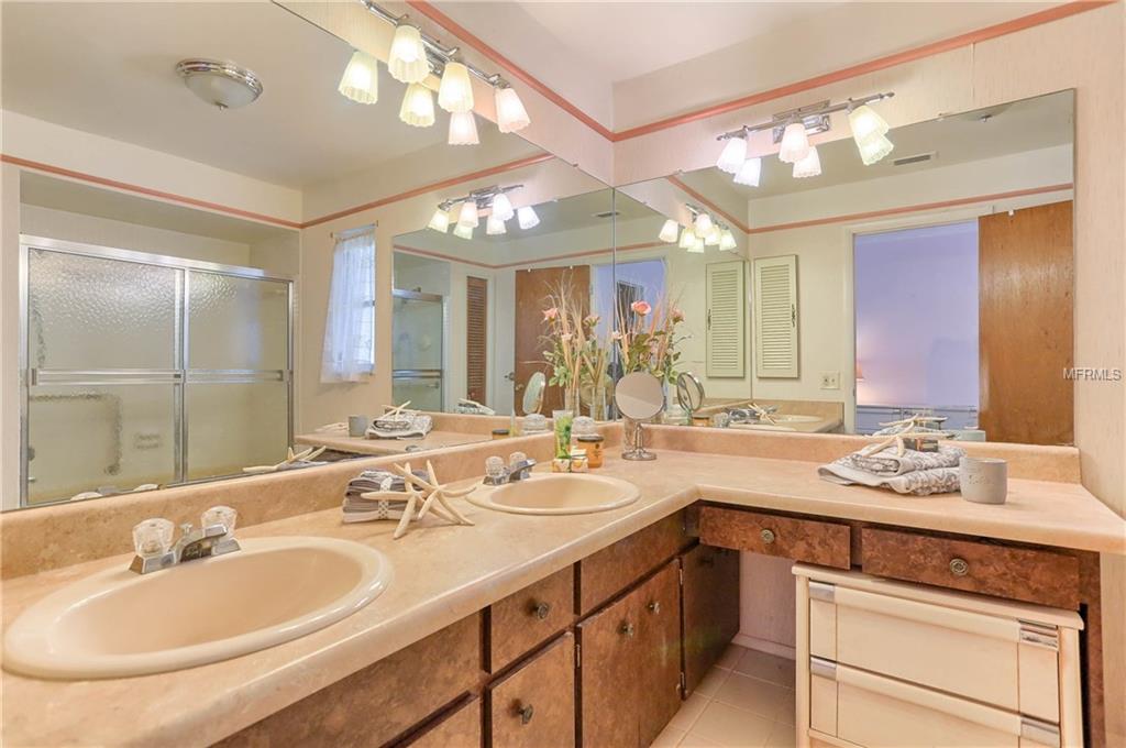 3947 40TH STREET S, ST PETERSBURG, Florida 33711, 3 Bedrooms Bedrooms, 8 Rooms Rooms,2 BathroomsBathrooms,Residential,For sale,40TH,U7847464