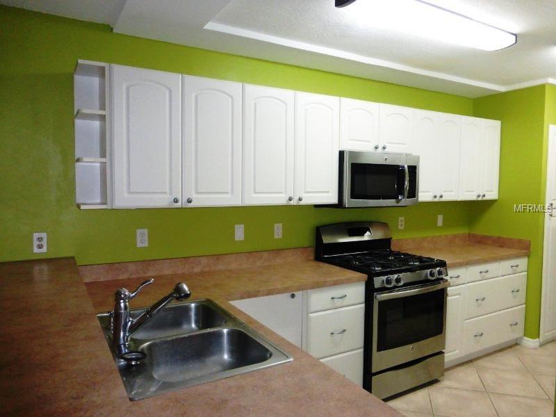 1033 LOVE LN, APOPKA, Florida 32703, 4 Bedrooms Bedrooms, 7 Rooms Rooms,3 BathroomsBathrooms,Residential,For sale,LOVE LN,O5447912