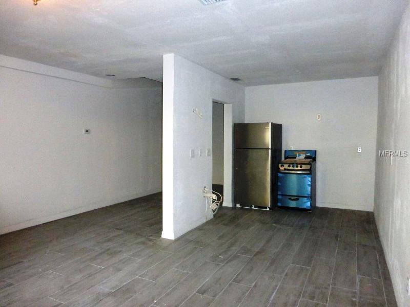 1033 LOVE LN, APOPKA, Florida 32703, 4 Bedrooms Bedrooms, 7 Rooms Rooms,3 BathroomsBathrooms,Residential,For sale,LOVE LN,O5447912