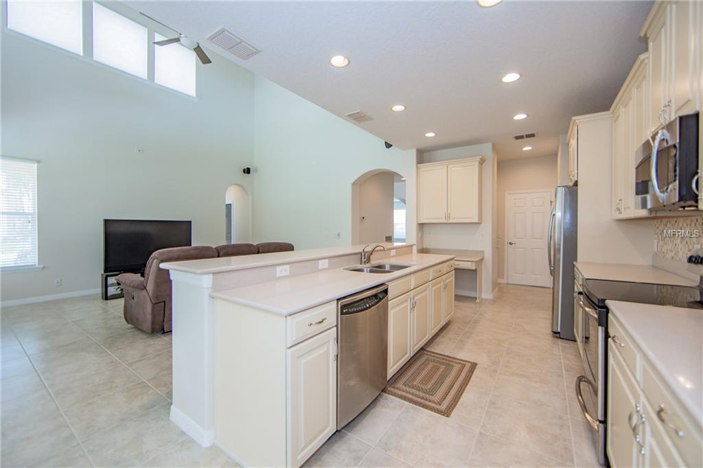 1369 LEXINGTON AVENUE, DAVENPORT, Florida 33837, 6 Bedrooms Bedrooms, 14 Rooms Rooms,4 BathroomsBathrooms,Residential,For sale,LEXINGTON,S4852599