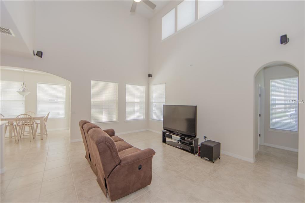 1369 LEXINGTON AVENUE, DAVENPORT, Florida 33837, 6 Bedrooms Bedrooms, 14 Rooms Rooms,4 BathroomsBathrooms,Residential,For sale,LEXINGTON,S4852599