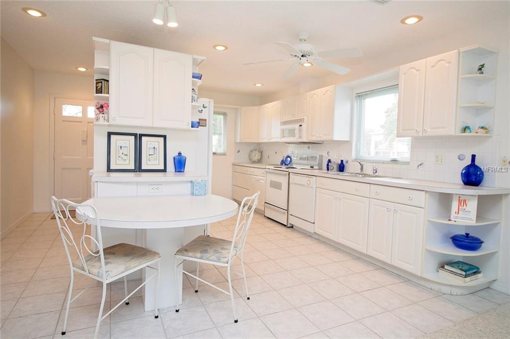 4421 MOUNT VERNON DRIVE, BRADENTON, Florida 34210, 2 Bedrooms Bedrooms, 4 Rooms Rooms,2 BathroomsBathrooms,Residential,For sale,MOUNT VERNON,A4200697