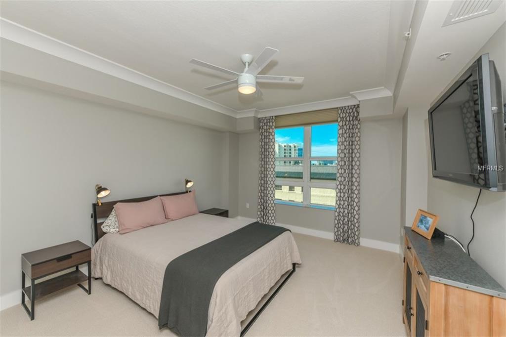 1350 MAIN STREET, SARASOTA, Florida 34236, 2 Bedrooms Bedrooms, 5 Rooms Rooms,2 BathroomsBathrooms,Residential,For sale,MAIN,A4206678