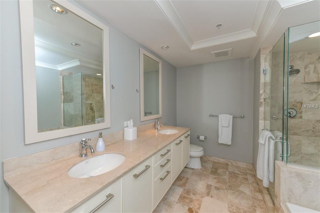 1350 MAIN STREET, SARASOTA, Florida 34236, 2 Bedrooms Bedrooms, 5 Rooms Rooms,2 BathroomsBathrooms,Residential,For sale,MAIN,A4206678