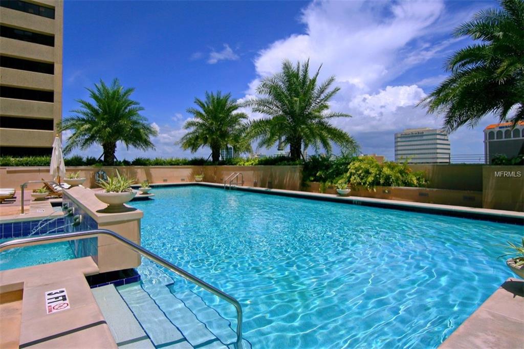 1350 MAIN STREET, SARASOTA, Florida 34236, 2 Bedrooms Bedrooms, 5 Rooms Rooms,2 BathroomsBathrooms,Residential,For sale,MAIN,A4206678