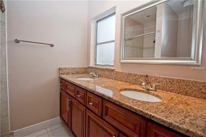 5008 DARDEN AVENUE, BELLE ISLE, Florida 32812, 3 Bedrooms Bedrooms, 6 Rooms Rooms,2 BathroomsBathrooms,Residential,For sale,DARDEN,O5557151