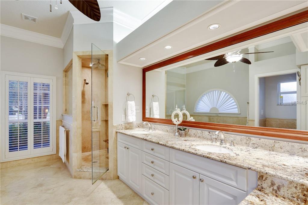 15302 VINCENT COURT, TAMPA, Florida 33647, 4 Bedrooms Bedrooms, 10 Rooms Rooms,3 BathroomsBathrooms,Residential,For sale,VINCENT,T2924779