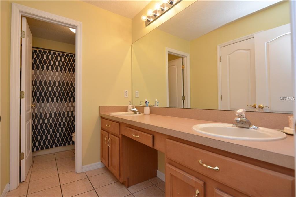 1949 BREEZY HILL DRIVE, WINDERMERE, Florida 34786, 5 Bedrooms Bedrooms, 12 Rooms Rooms,3 BathroomsBathrooms,Residential,For sale,BREEZY HILL,O5559561