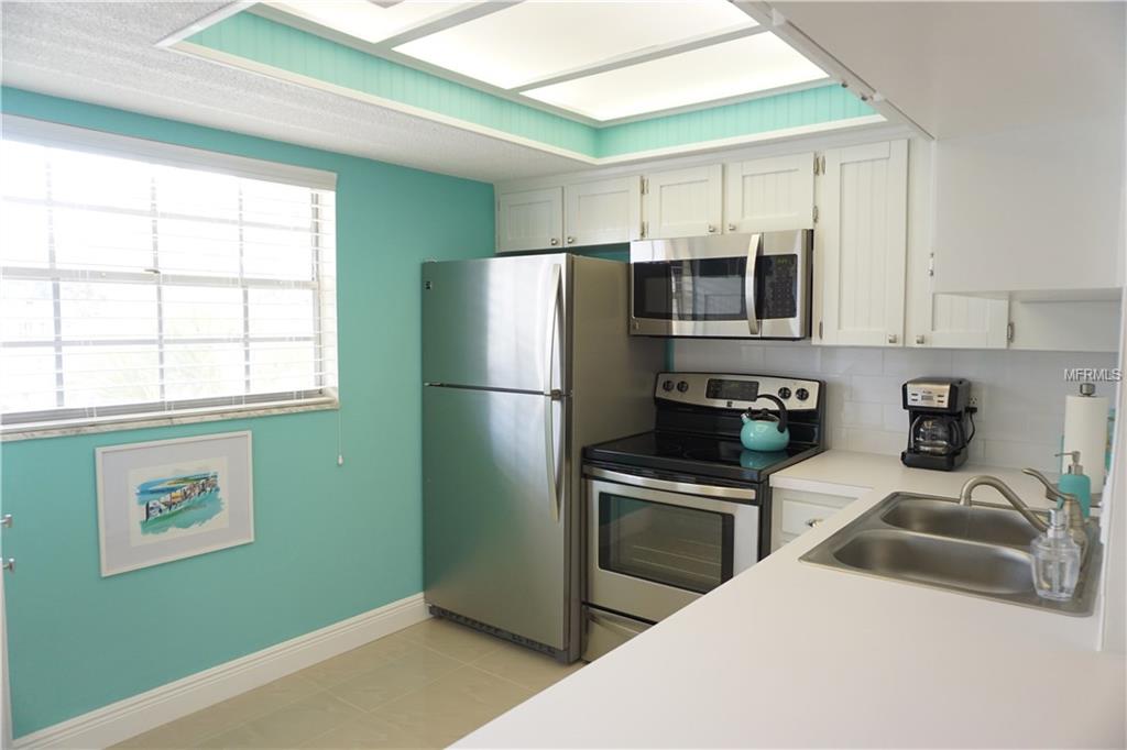 1020 DELEON DRIVE, DUNEDIN, Florida 34698, 2 Bedrooms Bedrooms, 4 Rooms Rooms,1 BathroomBathrooms,Residential,For sale,DELEON,U7846979