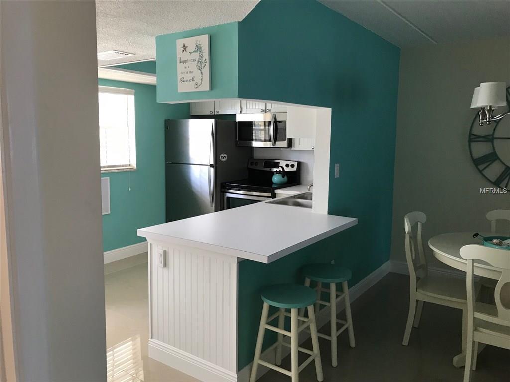 1020 DELEON DRIVE, DUNEDIN, Florida 34698, 2 Bedrooms Bedrooms, 4 Rooms Rooms,1 BathroomBathrooms,Residential,For sale,DELEON,U7846979