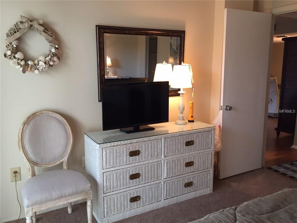 6116 43RD STREET W, BRADENTON, Florida 34210, 2 Bedrooms Bedrooms, 6 Rooms Rooms,2 BathroomsBathrooms,Residential,For sale,43RD,A4209634