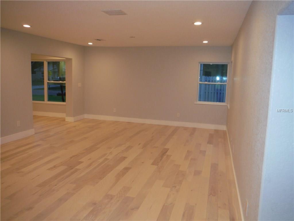 801 74TH STREET N, ST PETERSBURG, Florida 33710, 4 Bedrooms Bedrooms, 9 Rooms Rooms,3 BathroomsBathrooms,Residential,For sale,74TH,U7847388