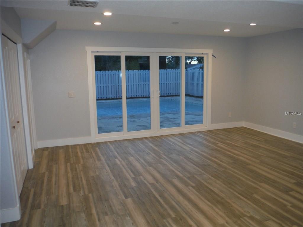 801 74TH STREET N, ST PETERSBURG, Florida 33710, 4 Bedrooms Bedrooms, 9 Rooms Rooms,3 BathroomsBathrooms,Residential,For sale,74TH,U7847388