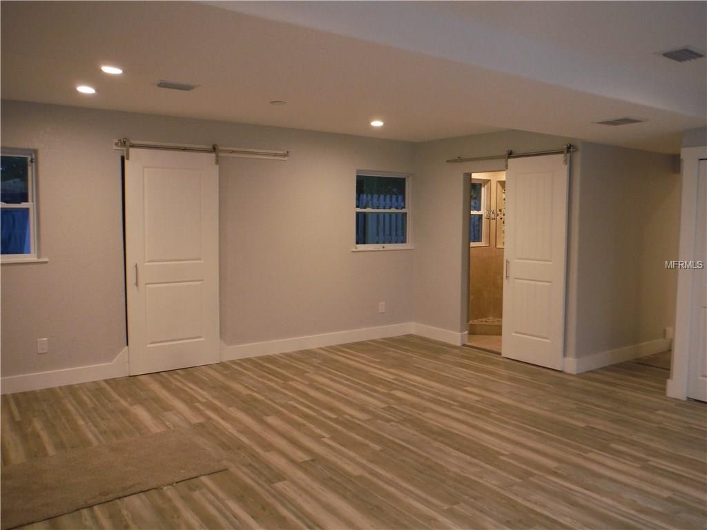 801 74TH STREET N, ST PETERSBURG, Florida 33710, 4 Bedrooms Bedrooms, 9 Rooms Rooms,3 BathroomsBathrooms,Residential,For sale,74TH,U7847388