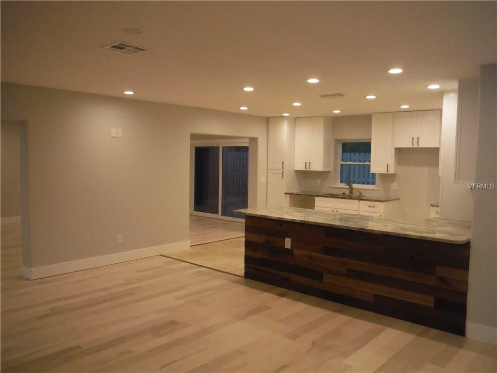 801 74TH STREET N, ST PETERSBURG, Florida 33710, 4 Bedrooms Bedrooms, 9 Rooms Rooms,3 BathroomsBathrooms,Residential,For sale,74TH,U7847388