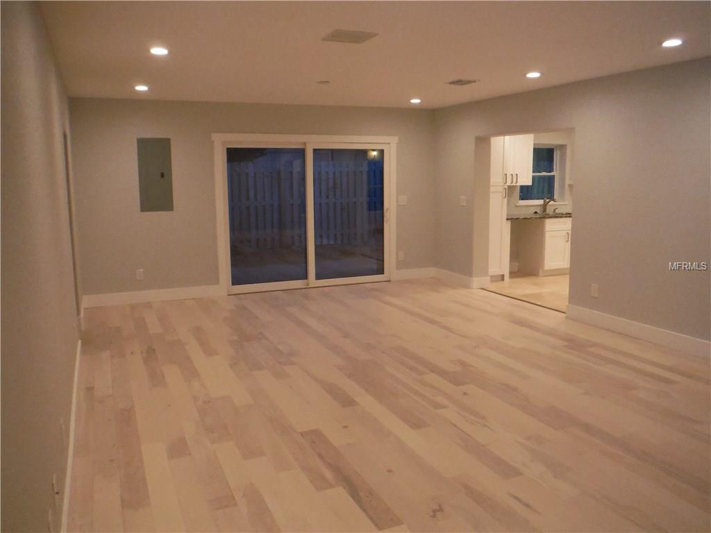 801 74TH STREET N, ST PETERSBURG, Florida 33710, 4 Bedrooms Bedrooms, 9 Rooms Rooms,3 BathroomsBathrooms,Residential,For sale,74TH,U7847388