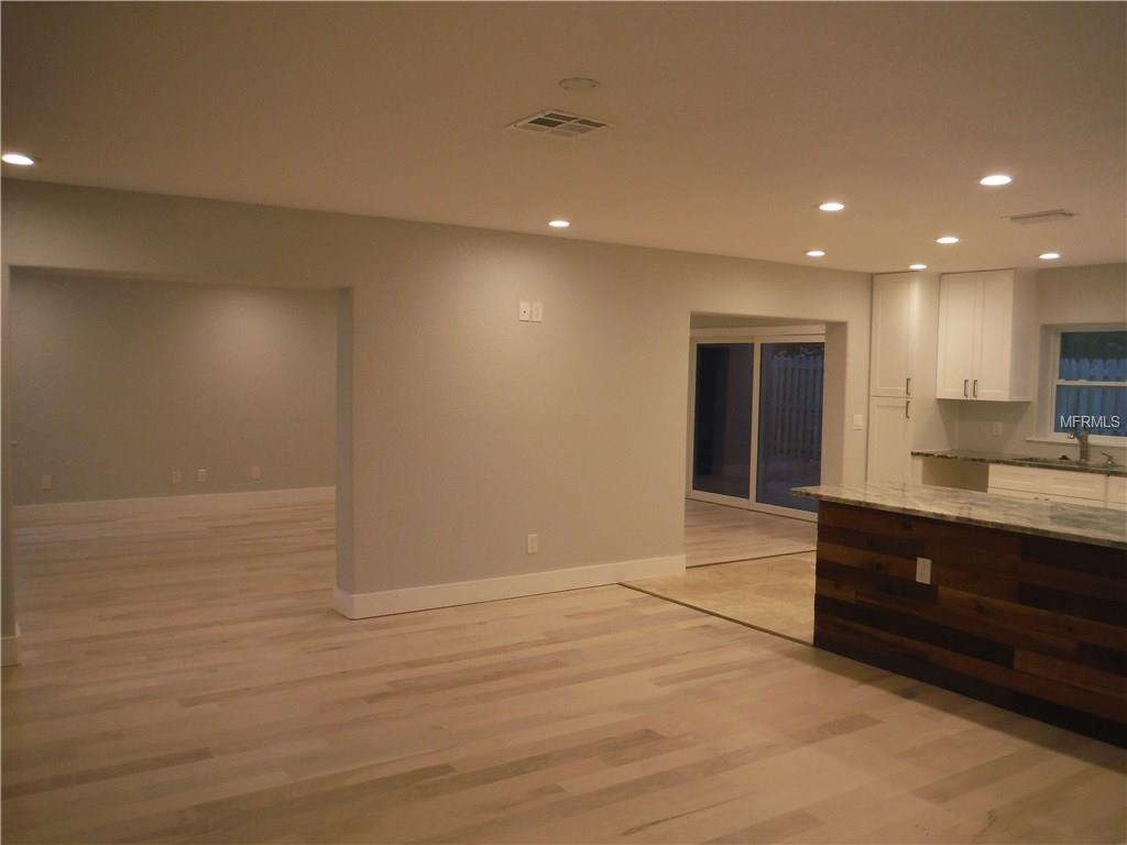 801 74TH STREET N, ST PETERSBURG, Florida 33710, 4 Bedrooms Bedrooms, 9 Rooms Rooms,3 BathroomsBathrooms,Residential,For sale,74TH,U7847388