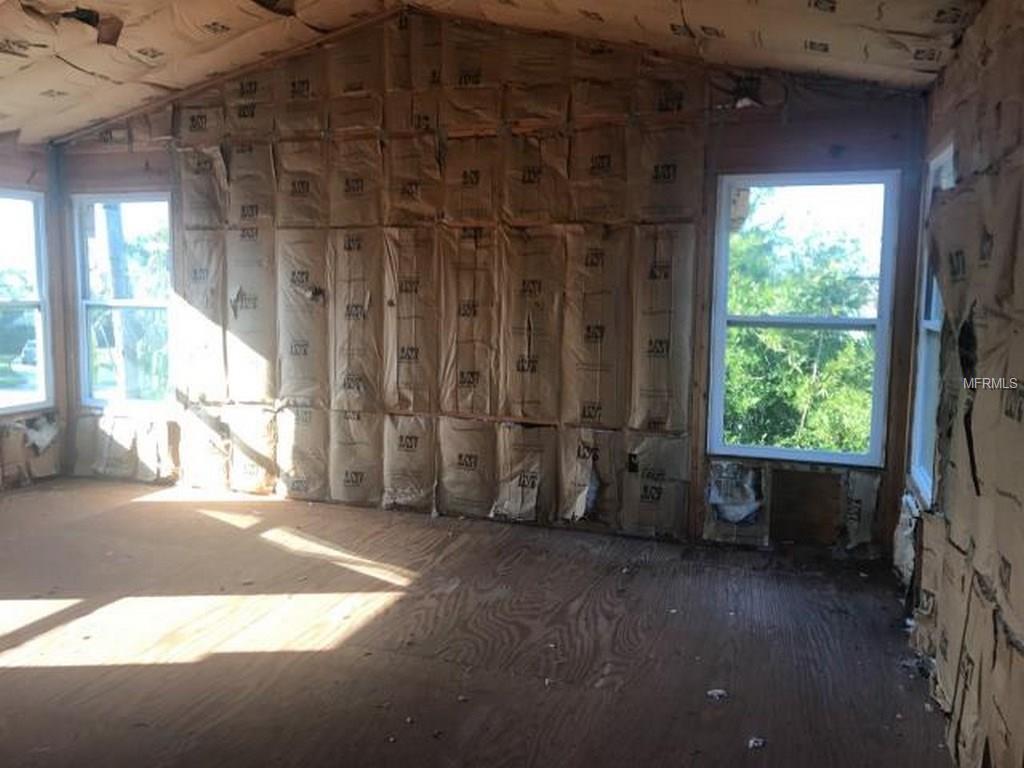 810 ROYAL DRIVE, LARGO, Florida 33770, 3 Bedrooms Bedrooms, 4 Rooms Rooms,4 BathroomsBathrooms,Residential,For sale,ROYAL,U7847531