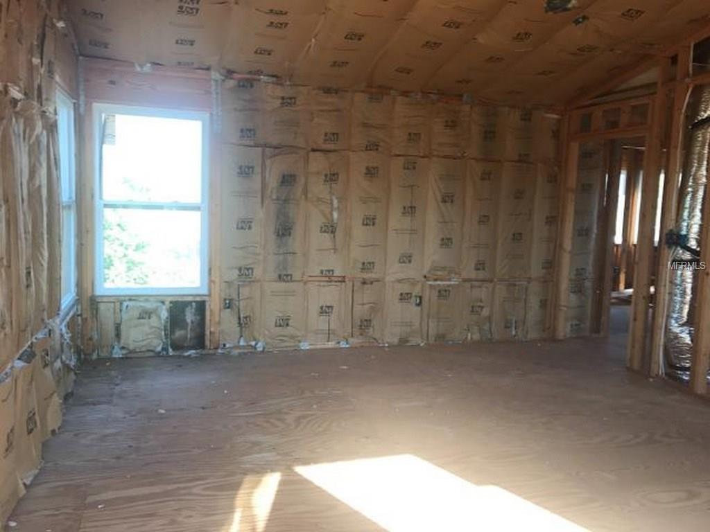 810 ROYAL DRIVE, LARGO, Florida 33770, 3 Bedrooms Bedrooms, 4 Rooms Rooms,4 BathroomsBathrooms,Residential,For sale,ROYAL,U7847531