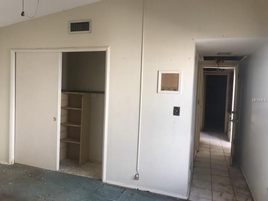 810 ROYAL DRIVE, LARGO, Florida 33770, 3 Bedrooms Bedrooms, 4 Rooms Rooms,4 BathroomsBathrooms,Residential,For sale,ROYAL,U7847531