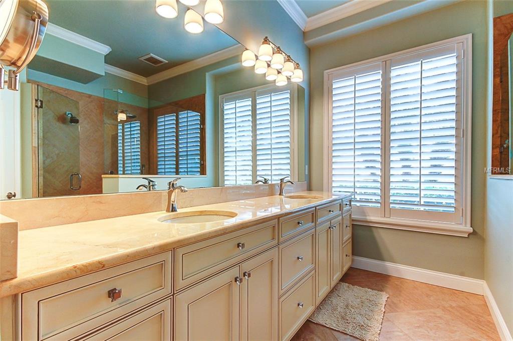 10512 BRENTFORD DRIVE, TAMPA, Florida 33626, 4 Bedrooms Bedrooms, 8 Rooms Rooms,3 BathroomsBathrooms,Residential,For sale,BRENTFORD,T2928574