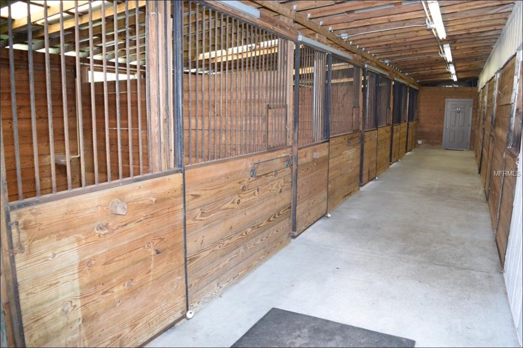 2002 W STATE ROAD 60, PLANT CITY, Florida 33567, 4 Bedrooms Bedrooms, 10 Rooms Rooms,3 BathroomsBathrooms,Residential,For sale,STATE ROAD 60,T2899084