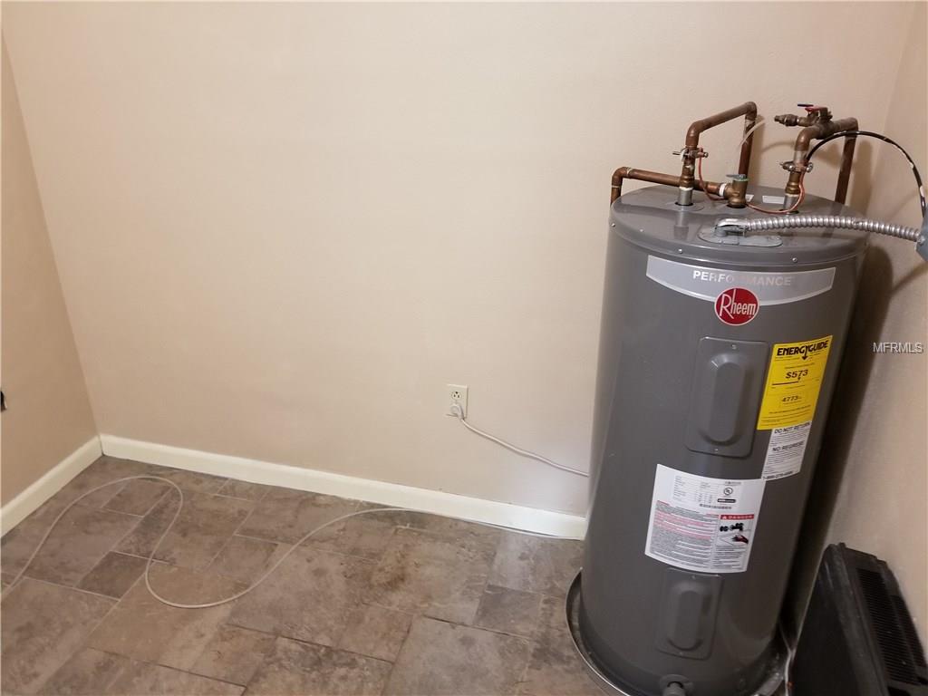 1528 2ND AVENUE E, BRADENTON, Florida 34208, 2 Bedrooms Bedrooms, 5 Rooms Rooms,1 BathroomBathrooms,Residential,For sale,2ND,A4196958