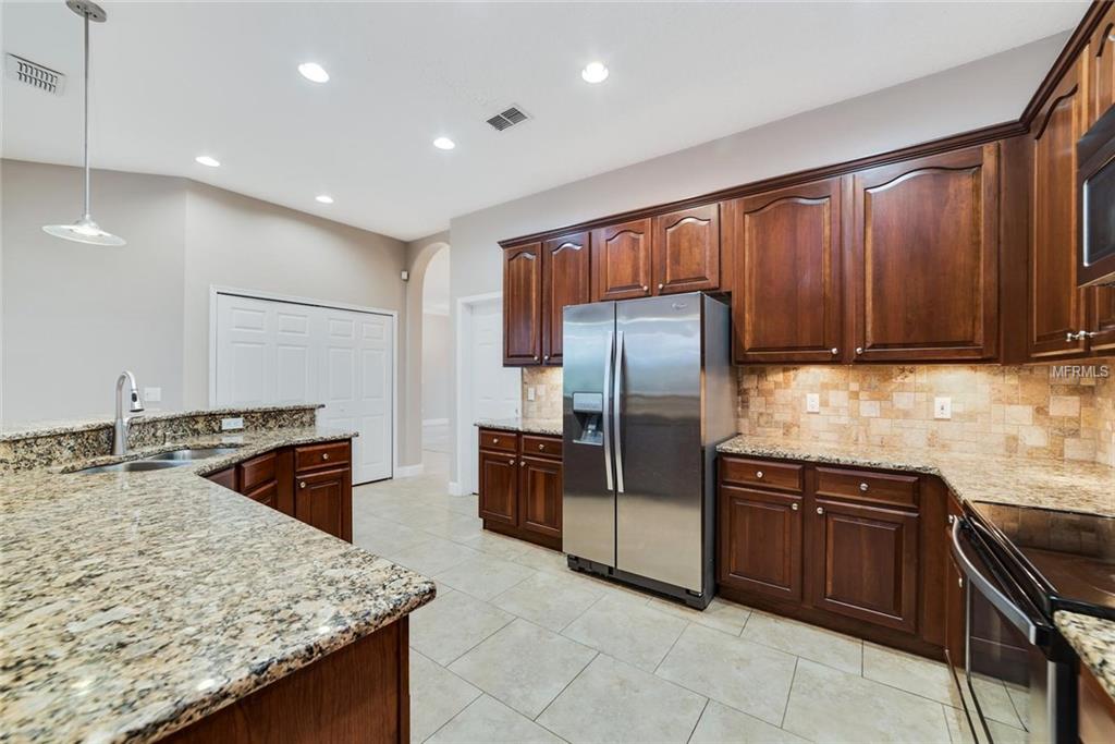 1282 OAKFORD PLACE, OVIEDO, Florida 32765, 4 Bedrooms Bedrooms, 8 Rooms Rooms,3 BathroomsBathrooms,Residential,For sale,OAKFORD,O5553869