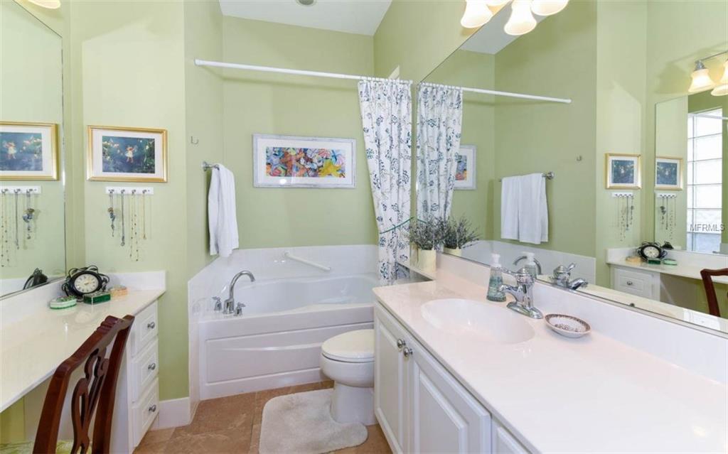 5742 BENEVENTO DRIVE, SARASOTA, Florida 34238, 3 Bedrooms Bedrooms, 7 Rooms Rooms,3 BathroomsBathrooms,Residential,For sale,BENEVENTO,A4206679