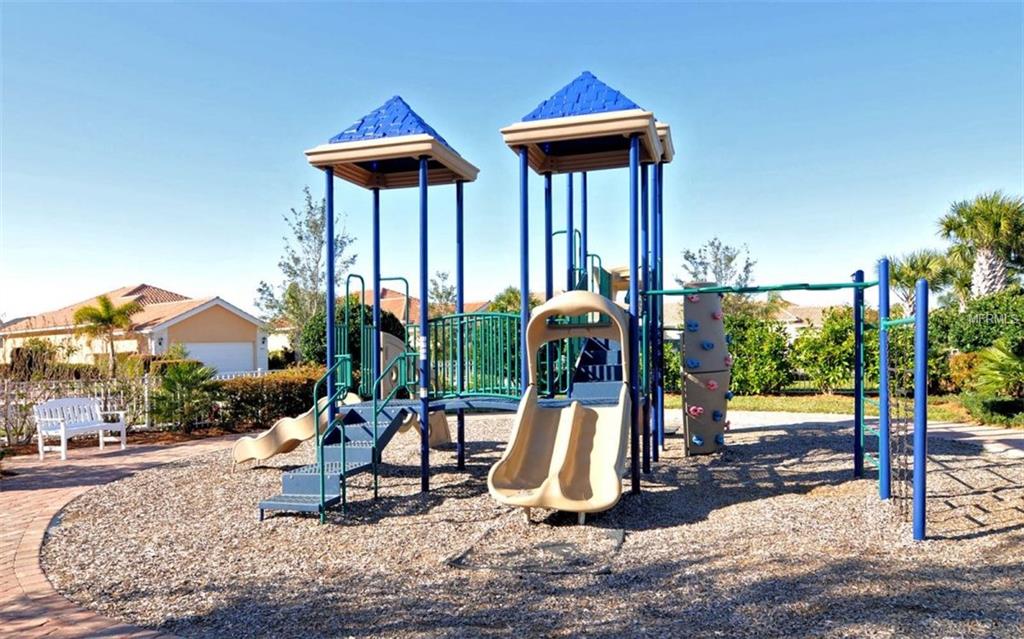 5742 BENEVENTO DRIVE, SARASOTA, Florida 34238, 3 Bedrooms Bedrooms, 7 Rooms Rooms,3 BathroomsBathrooms,Residential,For sale,BENEVENTO,A4206679