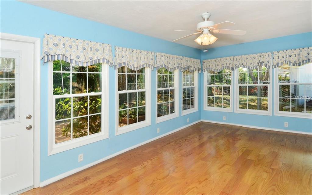 3312 SPRING MILL CIRCLE, SARASOTA, Florida 34239, 2 Bedrooms Bedrooms, 7 Rooms Rooms,2 BathroomsBathrooms,Residential,For sale,SPRING MILL,A4207270
