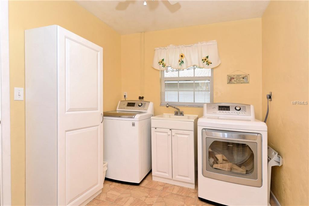 3312 SPRING MILL CIRCLE, SARASOTA, Florida 34239, 2 Bedrooms Bedrooms, 7 Rooms Rooms,2 BathroomsBathrooms,Residential,For sale,SPRING MILL,A4207270